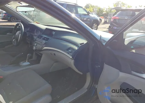 2011 Honda Accord 2.4 Lx z USA, uszkodzony, nr VIN 1HGCP2F37BA037678